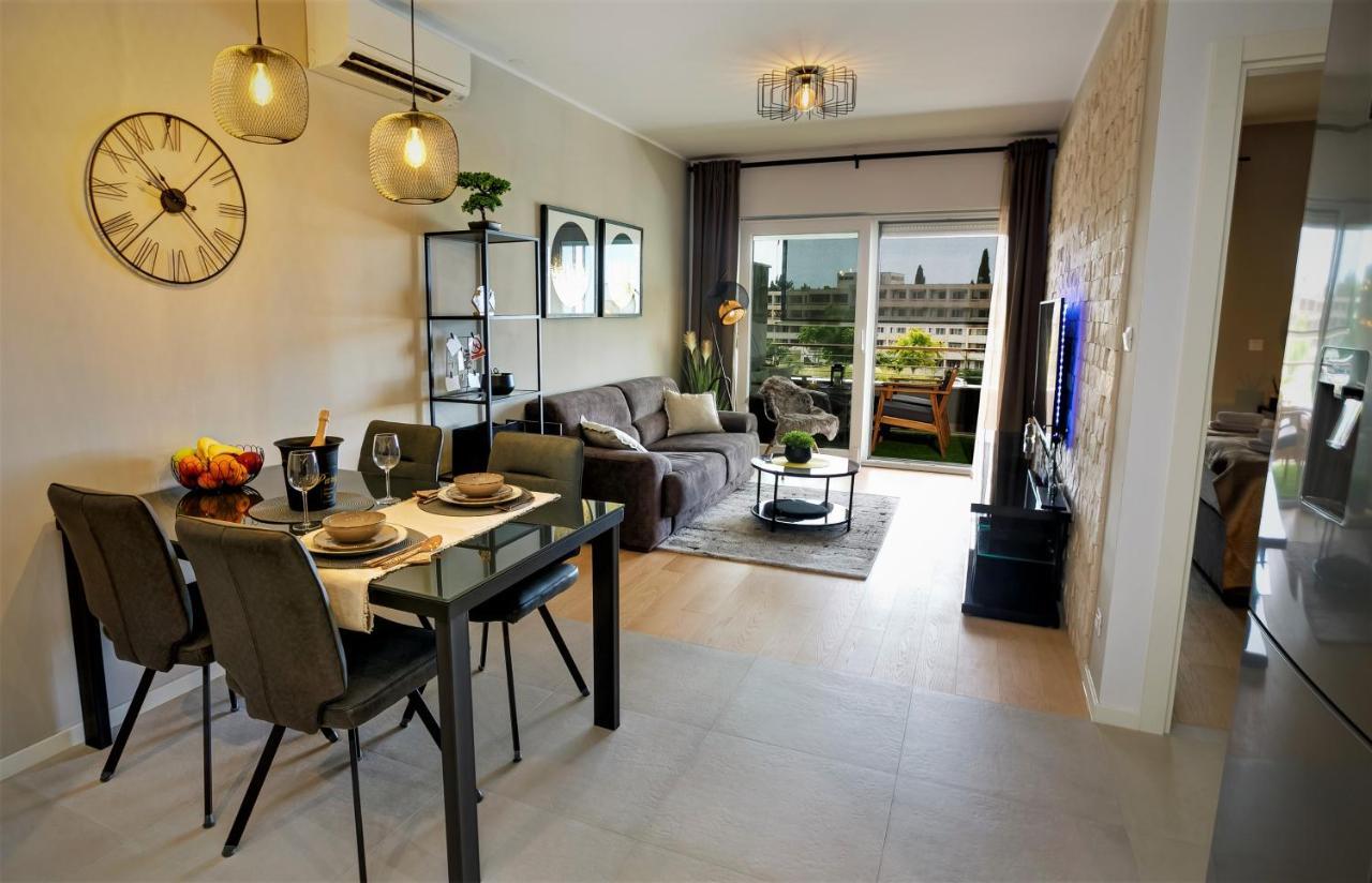 Luxury Apartment 4Seasons With Garage Split Exterior foto