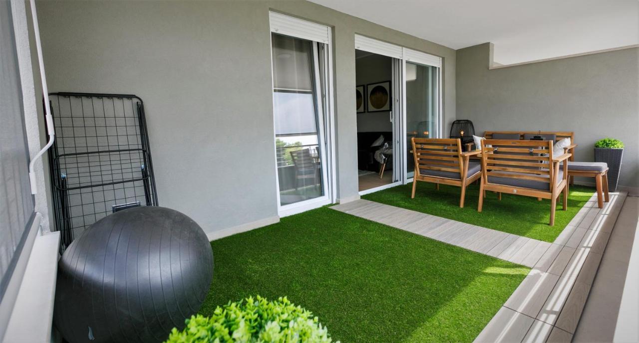 Luxury Apartment 4Seasons With Garage Split Exterior foto